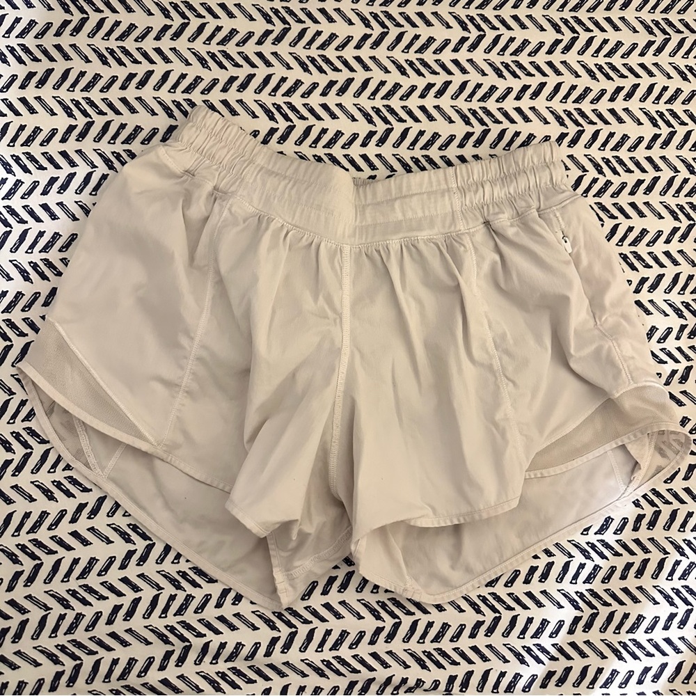 Lululemon Hotty Hot Low Rise Shorts